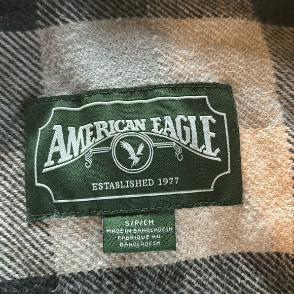 American Eagle Outfitters AEO long sleeve hooded flannel - Picture 2 of 3